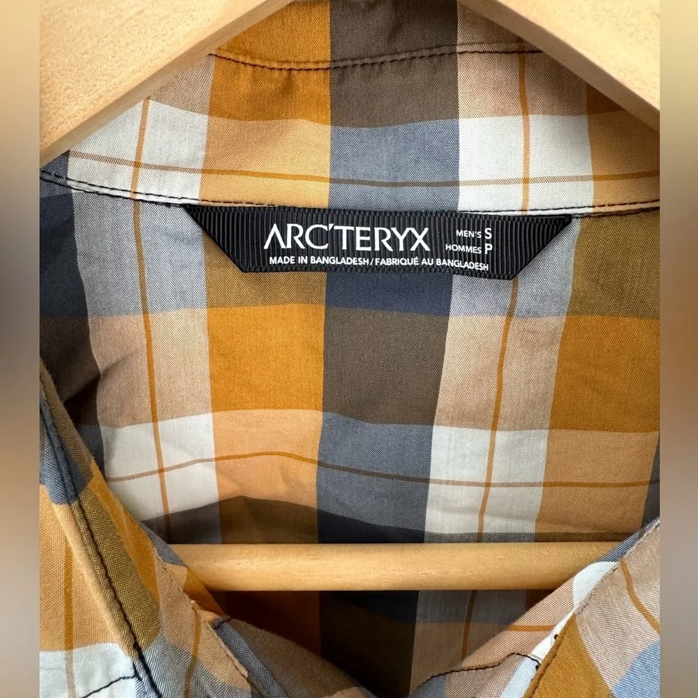 Arc'teryx Brohm Yellow Gray Plaid Button Up Short Sleeve Casual Shirt Size Small - Picture 3 of 10